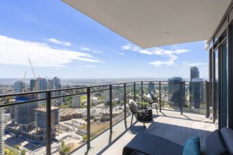 PH4101 4711 HAZEL STREET