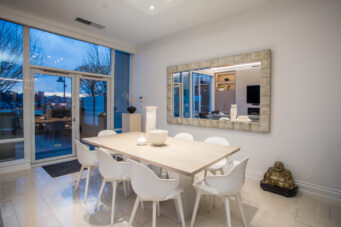 TH105 426 BEACH CRESCENT