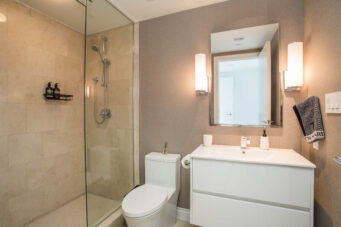 TH105 426 BEACH CRESCENT