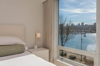 TH105 426 BEACH CRESCENT