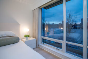 TH105 426 BEACH CRESCENT