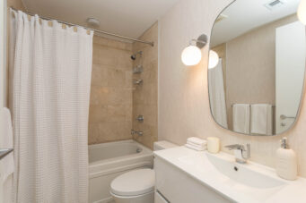 TH105 426 BEACH CRESCENT