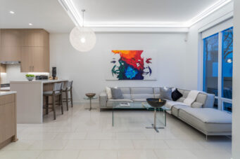 TH105 426 BEACH CRESCENT