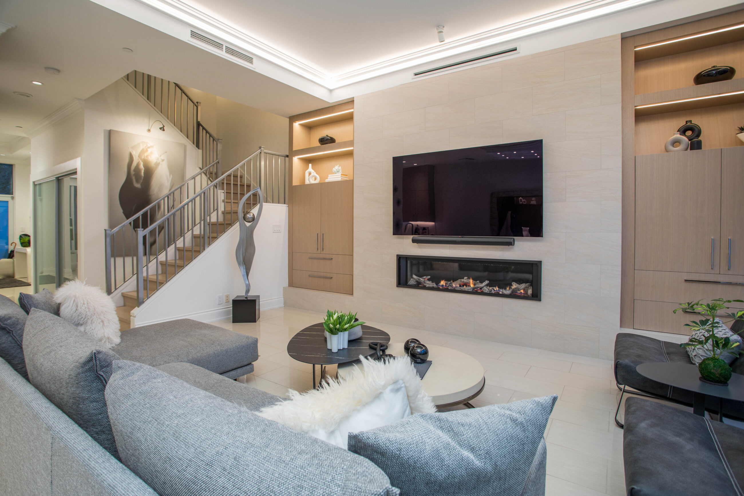 TH105 426 BEACH CRESCENT