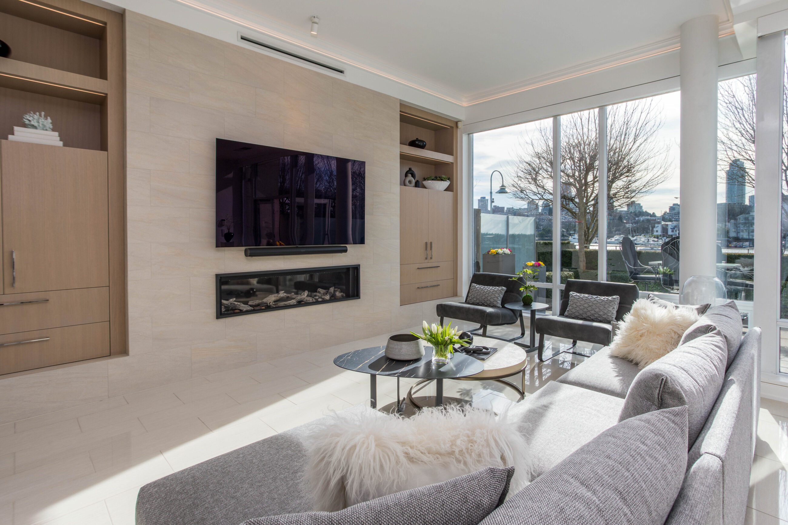 TH105 426 BEACH CRESCENT