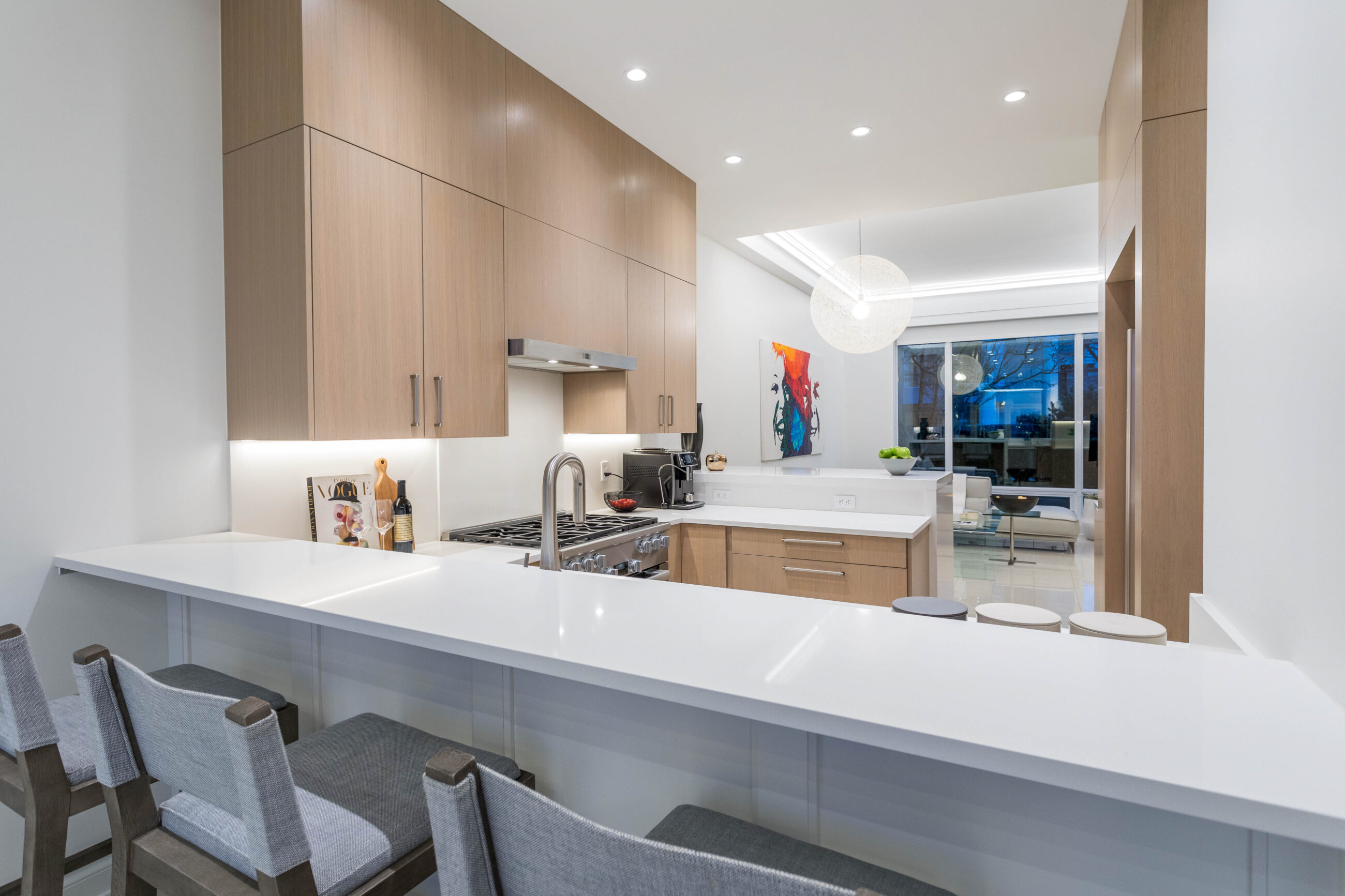 TH105 426 BEACH CRESCENT