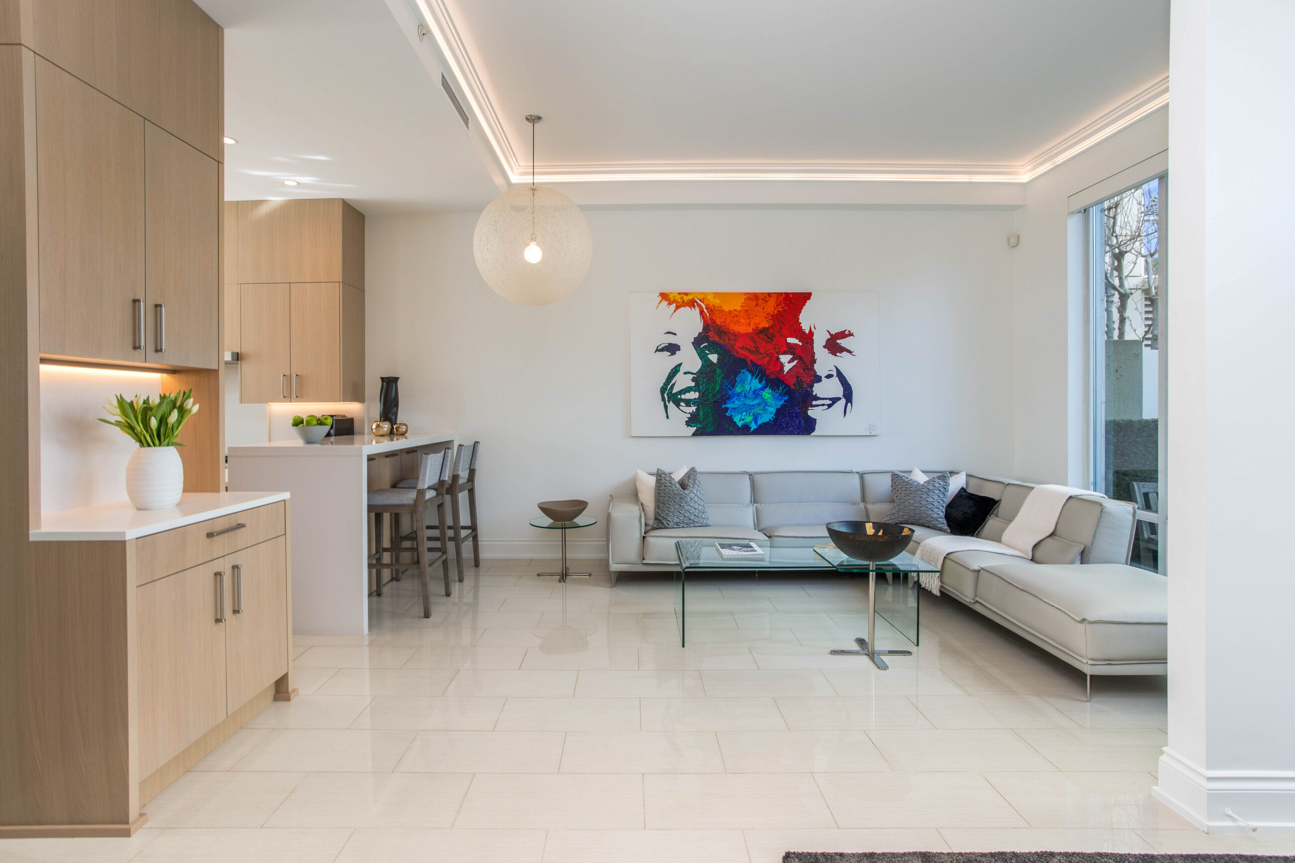 TH105 426 BEACH CRESCENT