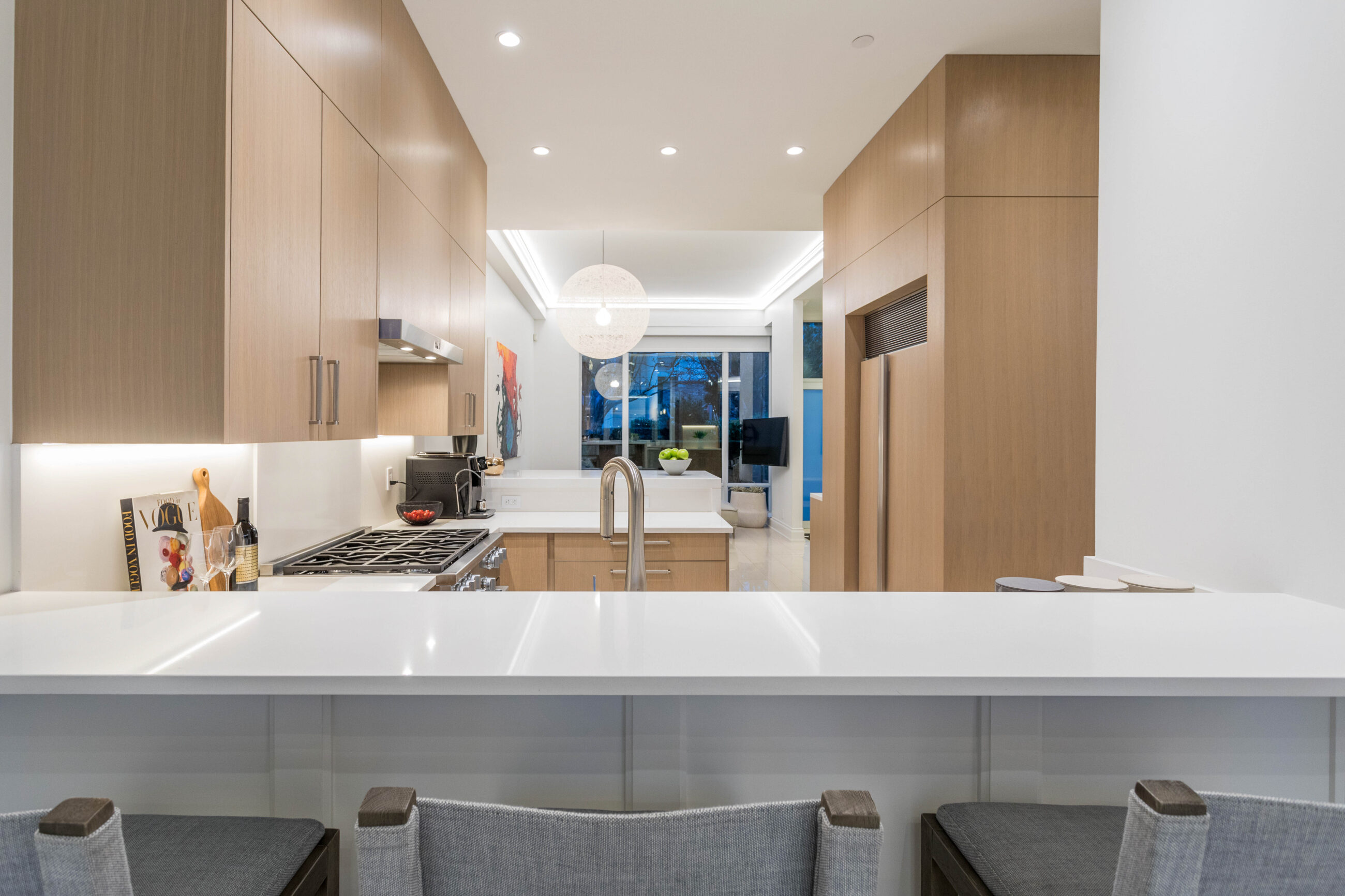 TH105 426 BEACH CRESCENT