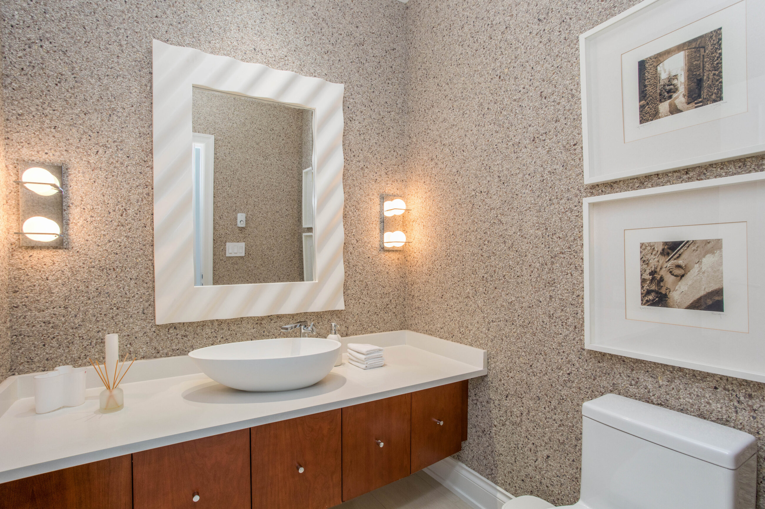 TH105 426 BEACH CRESCENT