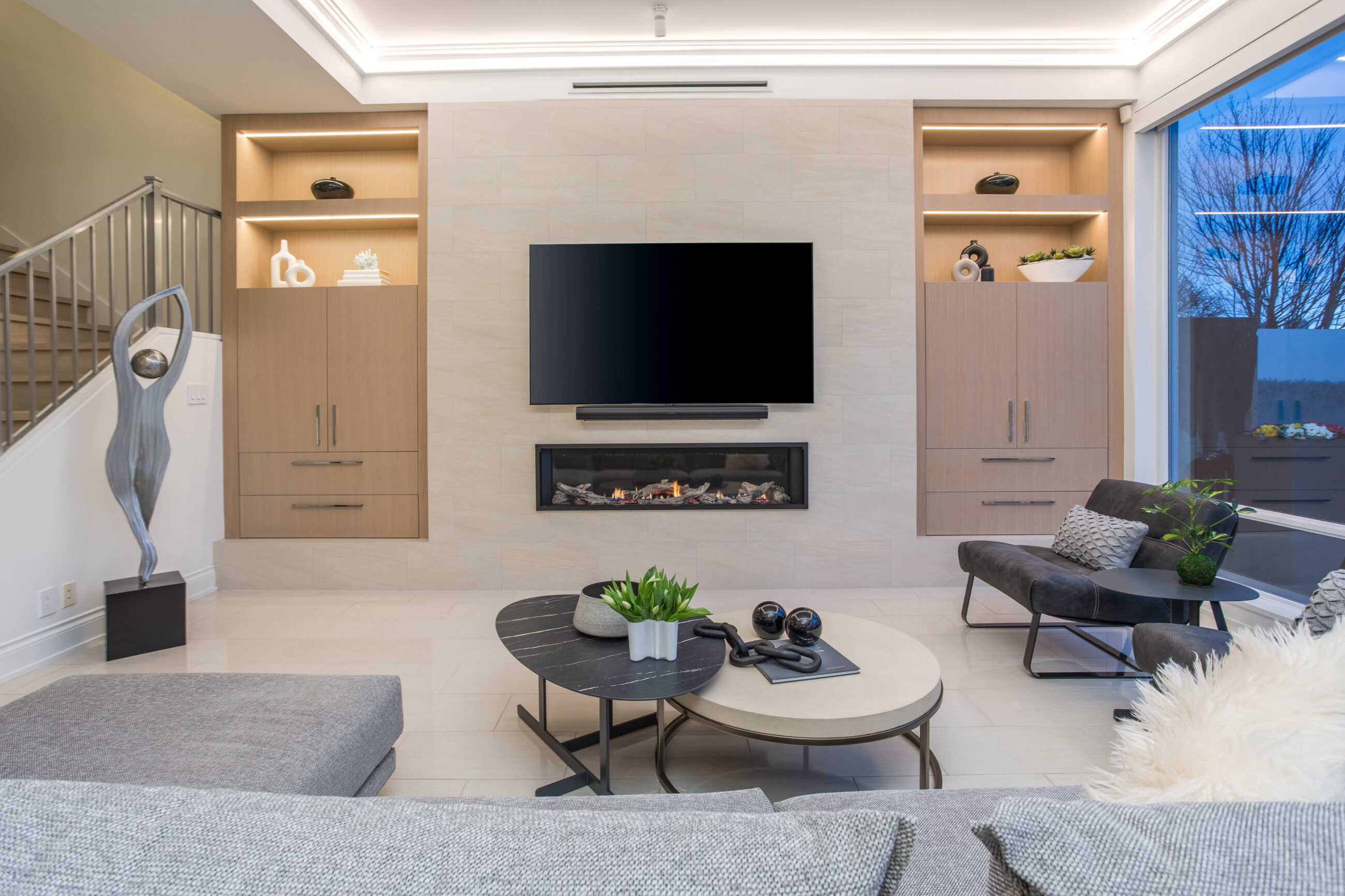 TH105 426 BEACH CRESCENT