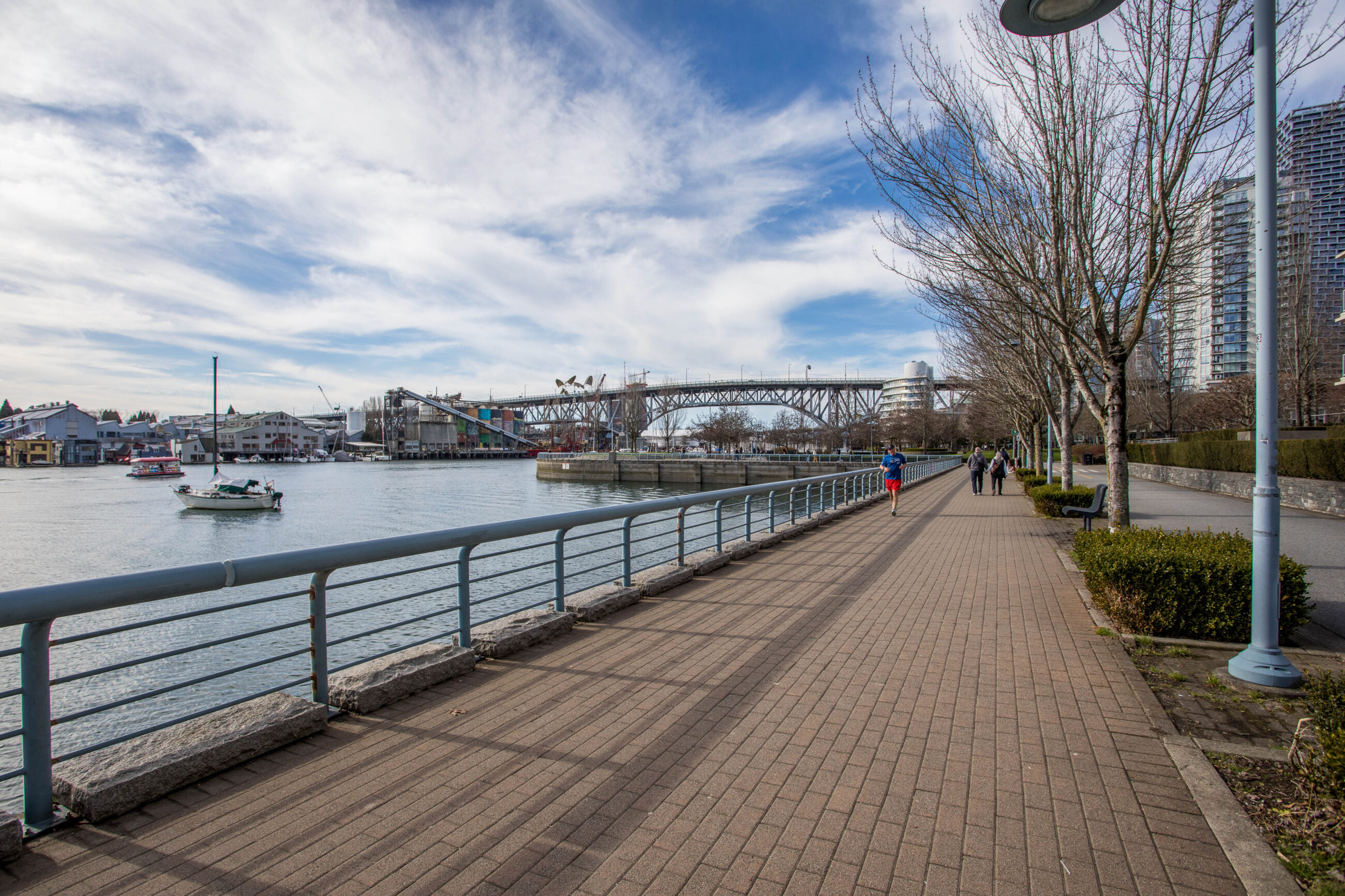 TH105 426 BEACH CRESCENT