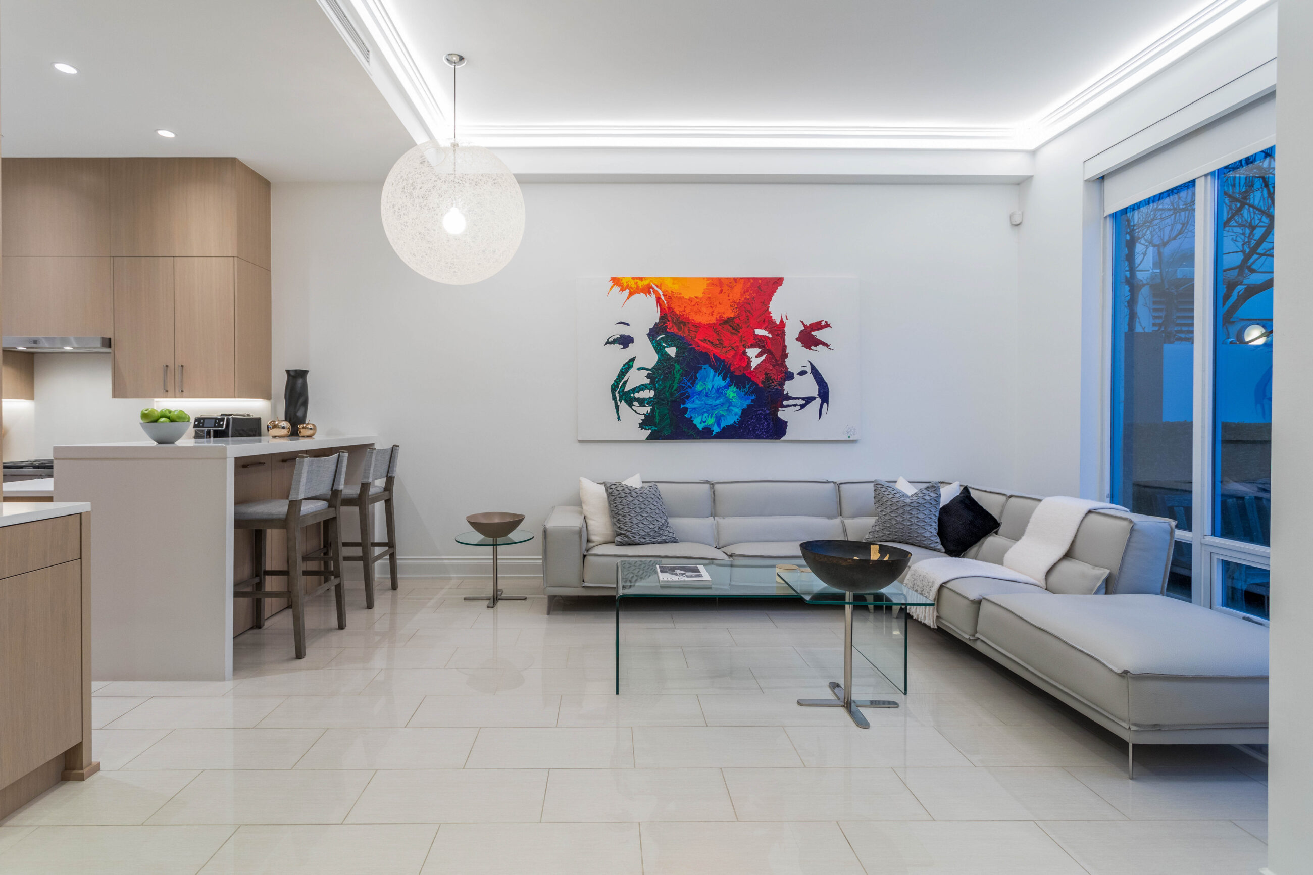 TH105 426 BEACH CRESCENT