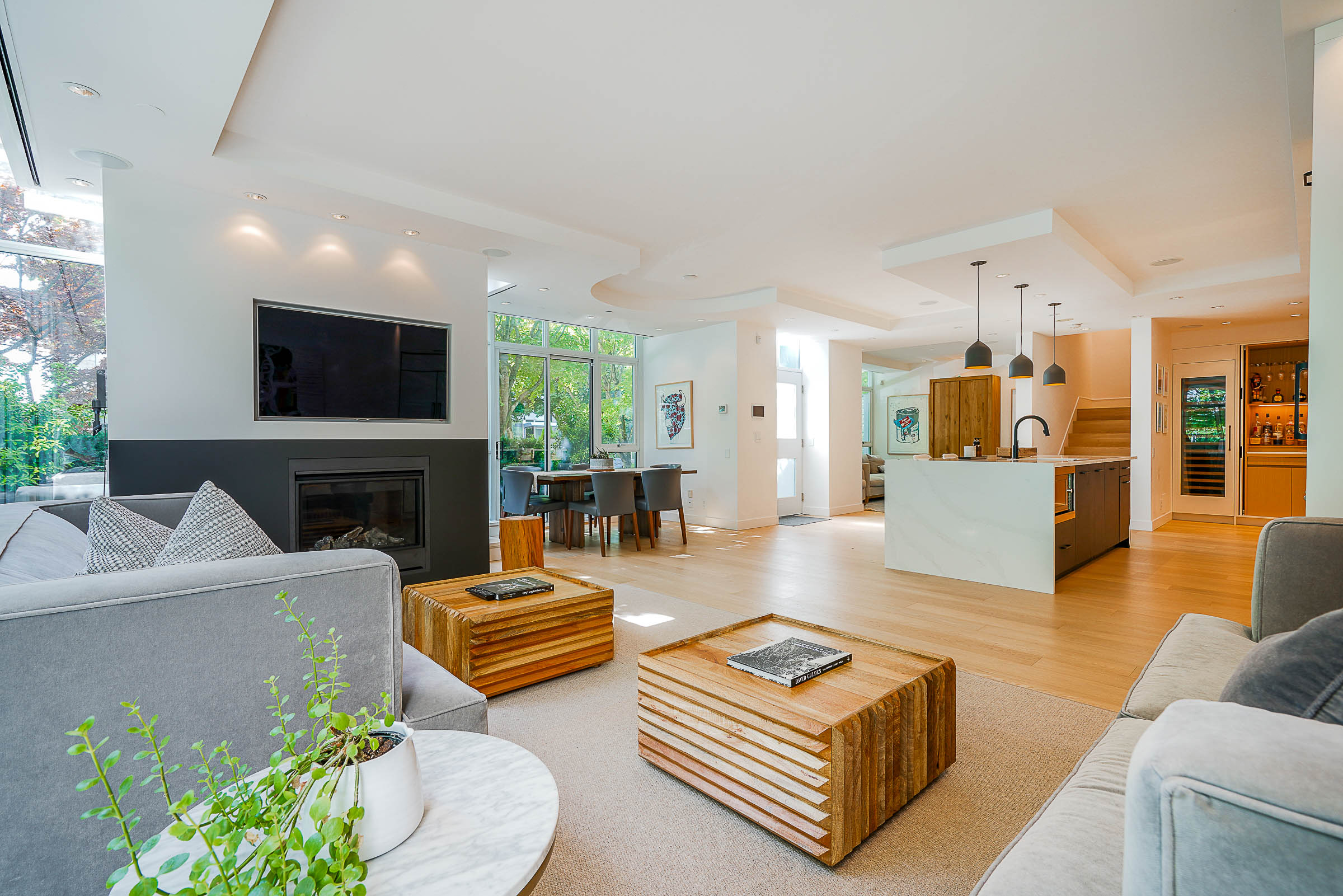 403 BEACH CRESCENT