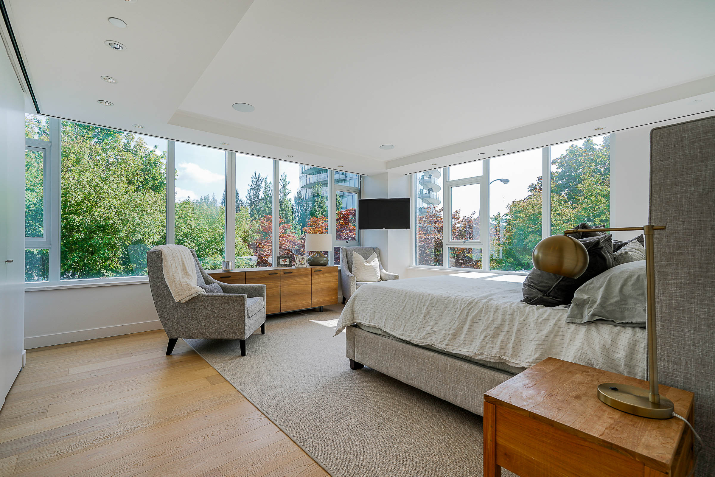 403 BEACH CRESCENT