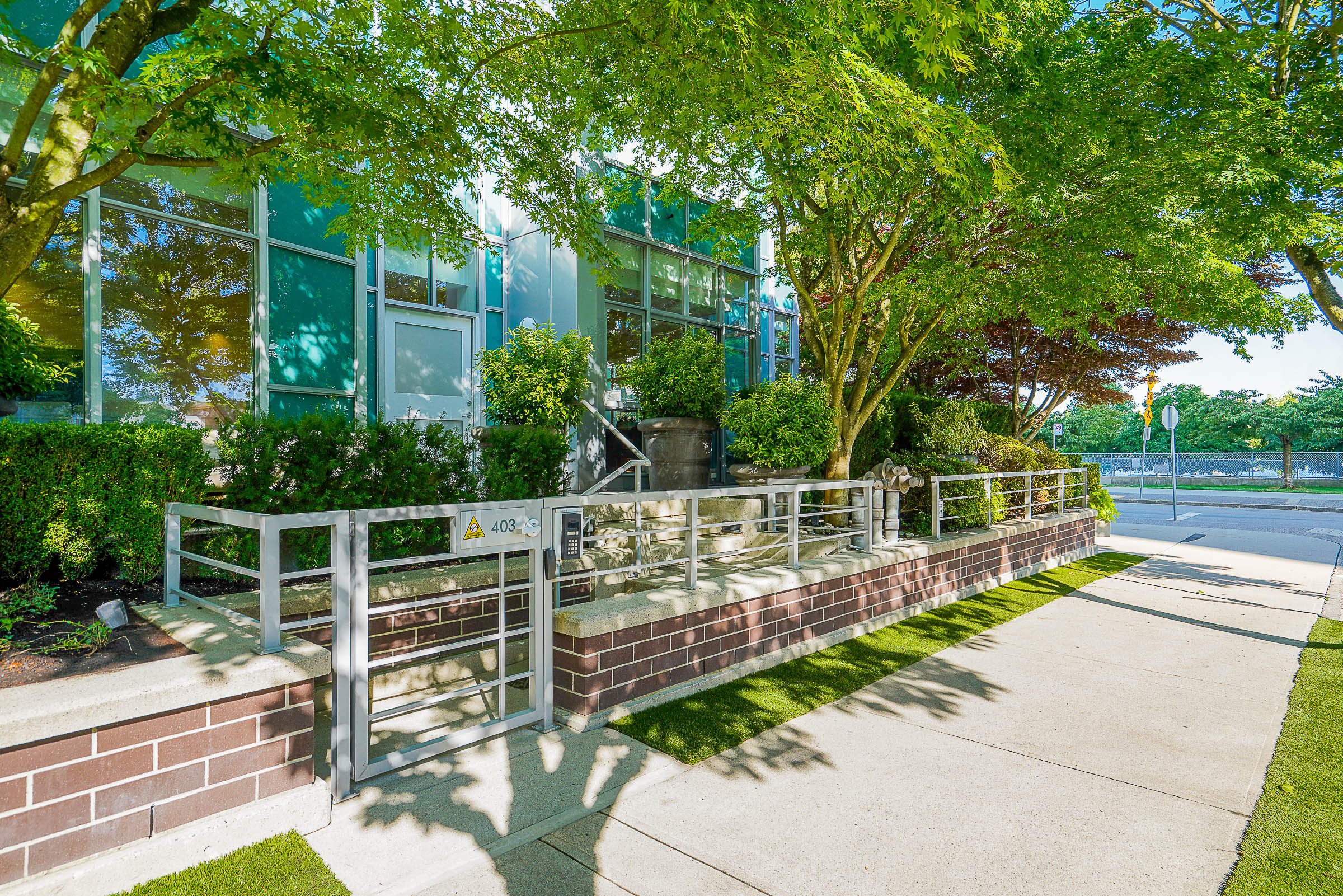 403 BEACH CRESCENT