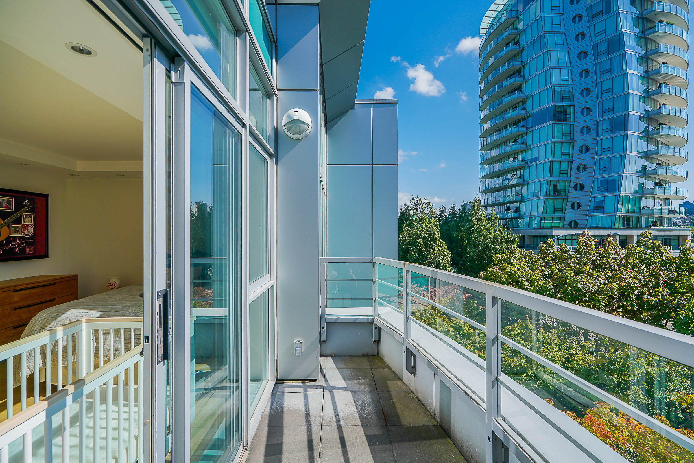 403 BEACH CRESCENT