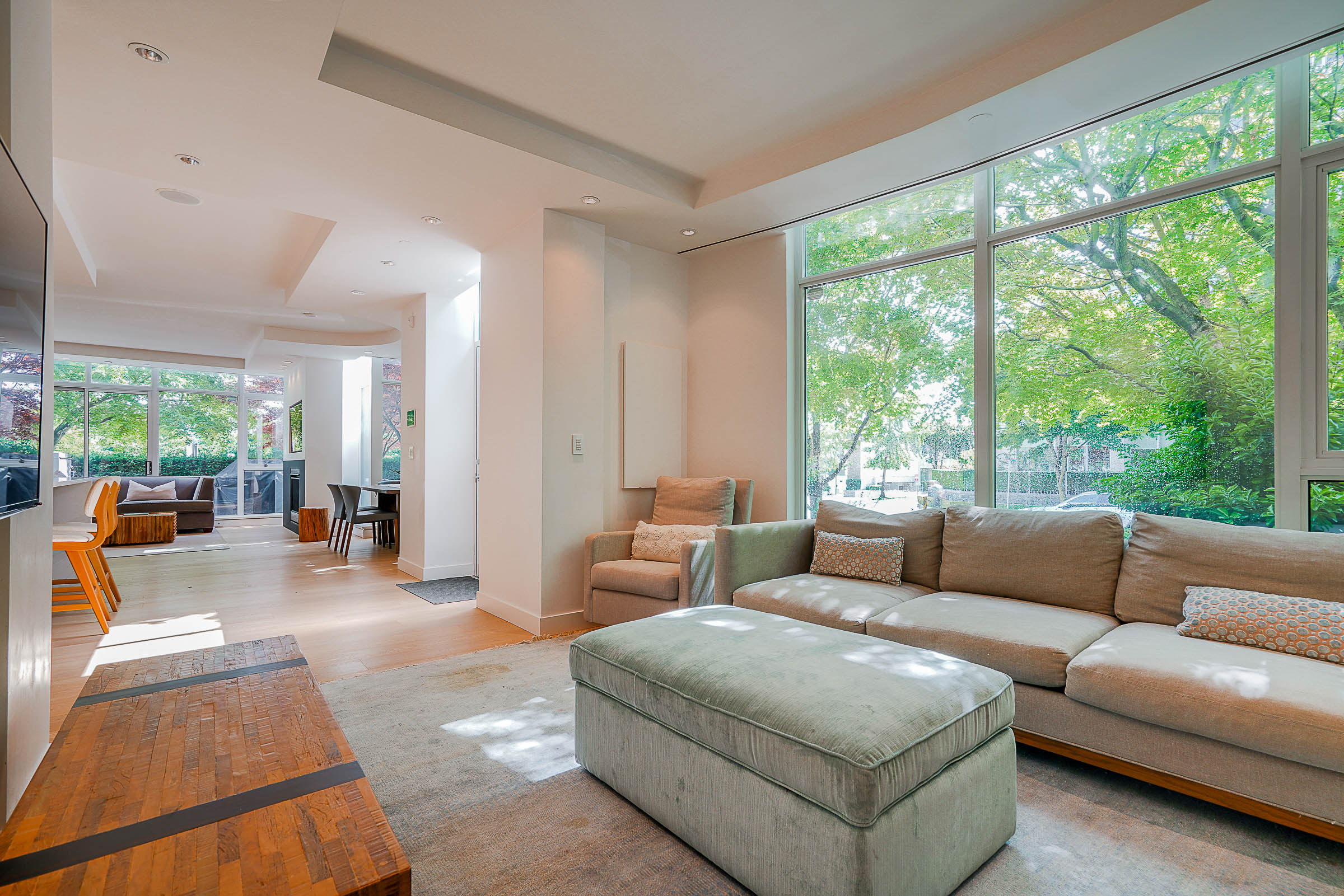 403 BEACH CRESCENT