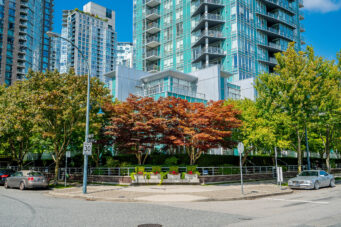 403 BEACH CRESCENT