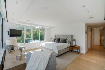403 BEACH CRESCENT